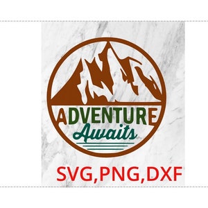 Avontuur wacht op SVG PNG DXF-bestand. Zal komen in zip-bestand. Uitstekend geschikt voor stickers, posters, t-shirts, emblemen, voertuigen, kampeerders, camping, adverteren
