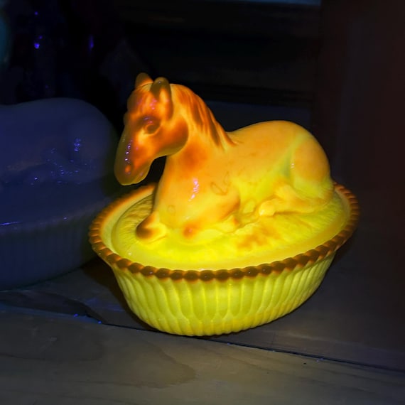 Horse Covered Candy Dish – 2 Piece Glass Horse on Ribbed Vase