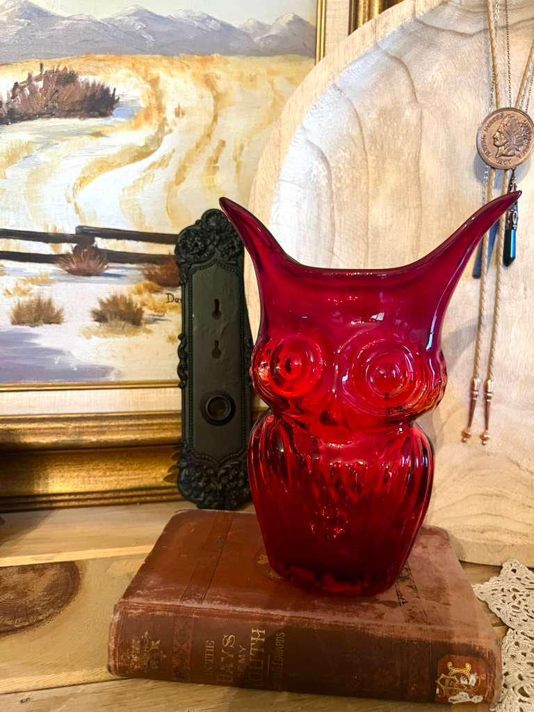 Vintage Amberina Owl Vase &ndash; Viking/Rainbow Glass Huntington WV &ndash; Hand-Blown Art Glass &n