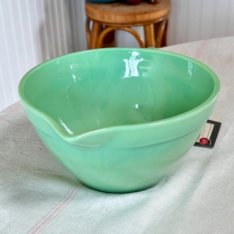 TableCraft Jadeite Glass Collection Mixing Bowl - Thumbnail 5