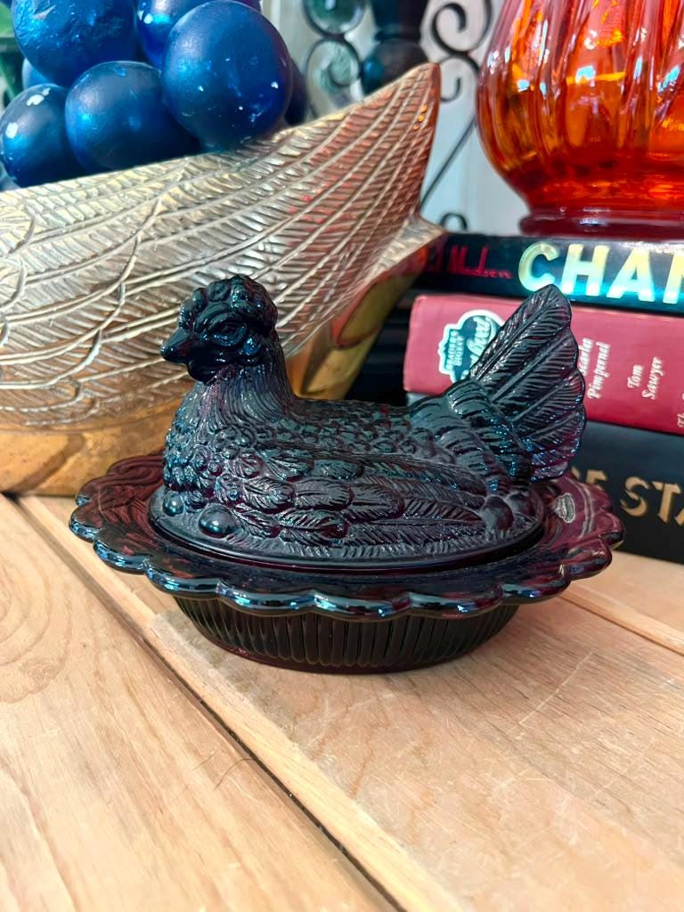 Vintage Mosser Amethyst Glass Hen on Nest Dish Split Tail Ohio Collectible