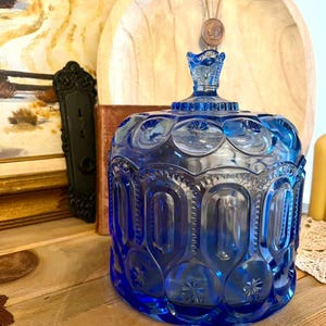 Jardinera grande de cristal Kimberlita azul con diseño de luna y estrella de L.E. Smith Mould Weishar