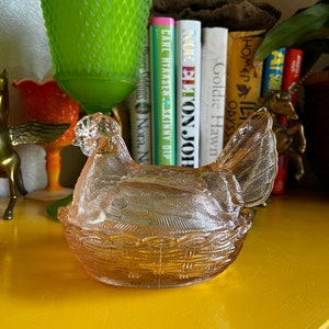 Vintage Mosser/LG Wright Pink Clear Glass 7-inch Hen On Nest