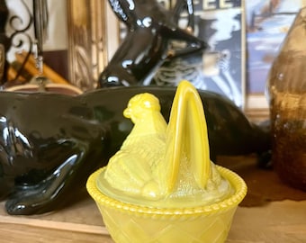 Mosser Glass Hen on Nest – Dandelion Carnival Yellow