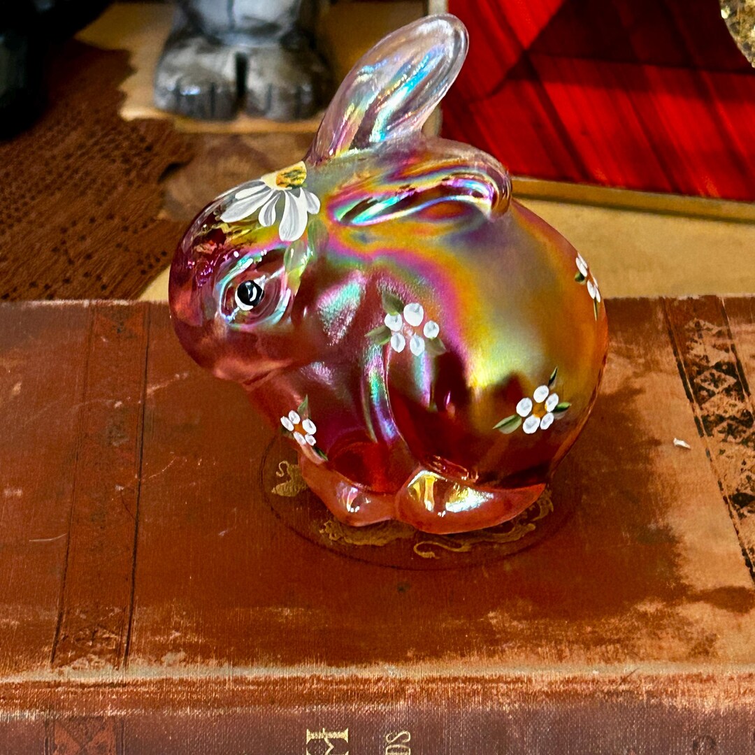 Vintage Fenton Glass Rabbit Figurine – Pink Carnival Glass With Hand ...