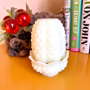 Vintage Fenton 1940&#39;s Custard Hobnail Uranium Fairy Lamp