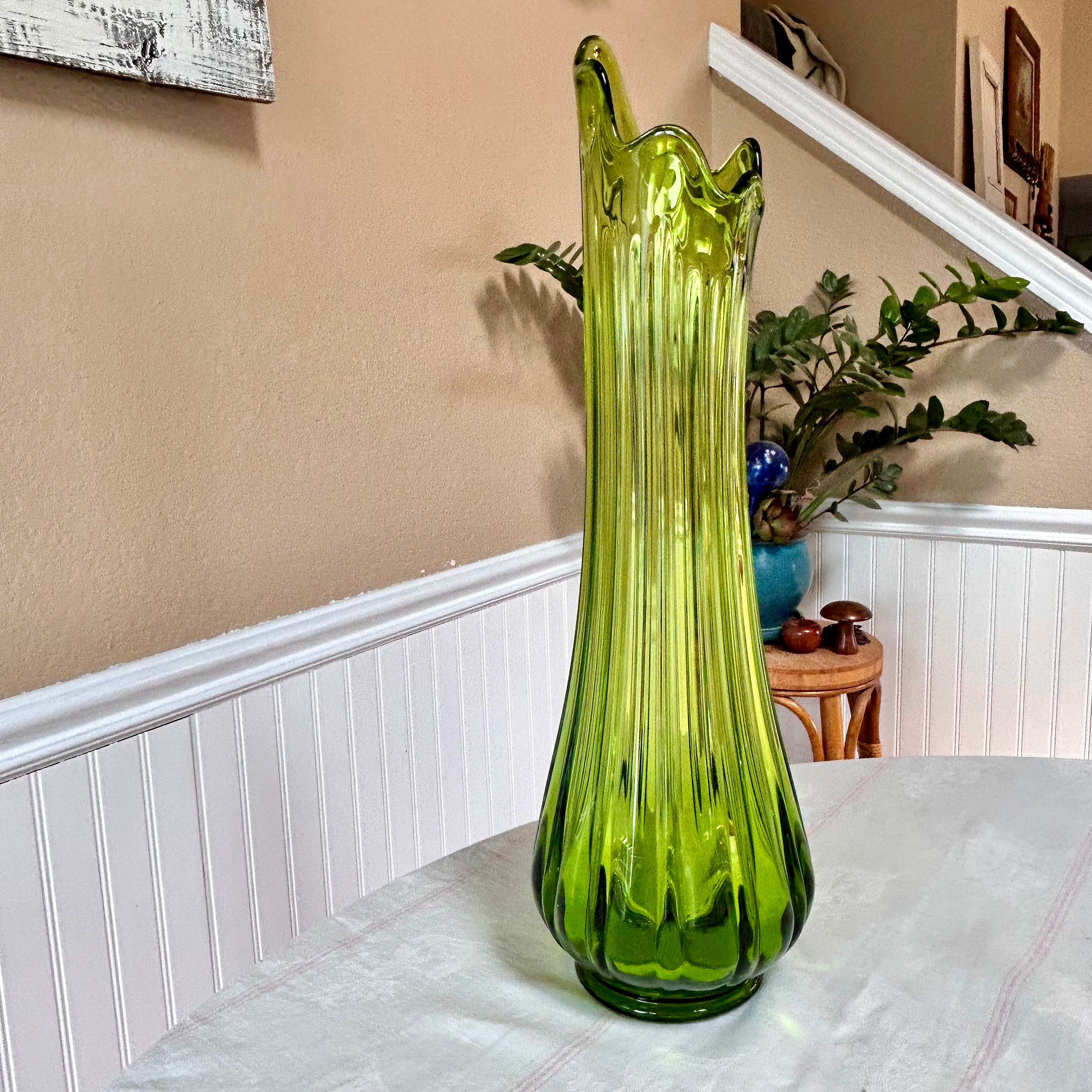 Vintage L.E. Smith 20” Green Simplicity Ribbed Swung Glass Vase