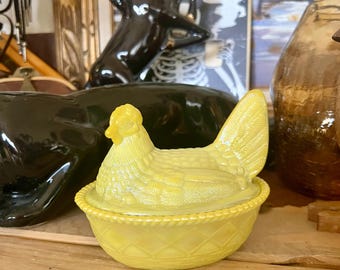 Gallina de cristal Mosser en nido – Amarillo carnaval diente de león – Molde Westmoreland – Plato con tapa de dos piezas
