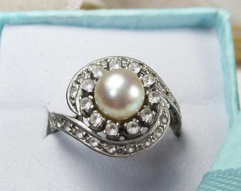 Art Deco 18kt white Gold ring & white pearl ring, Cocktail Gold Ring with pearl and topaz, dress ring, white pearls engagement ring, J13