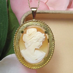 Vintage gold cameo brooch pendant, 8kt solid German gold cameo pendant, Shell Cameo brooch pendant, gold brooch pendant, gift for wife, C46