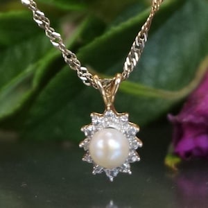 Vintage 10kt gold pendant with white pearl on 10kt gold chain, Pearl pendant on gold chain, Gold pearl necklaceanniversary gift, GG20
