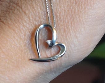 Ciondolo a forma di cuore vintage con diamanti, ciondolo a forma di cuore in oro bianco 10 kt con diamanti e catena, cuore in oro, ciondolo in oro e diamanti, ciondolo a forma di cuore, D36