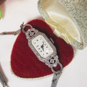 Art Deco white Gold & Diamond Cocktail  wrist Watch, mechanical movement W29