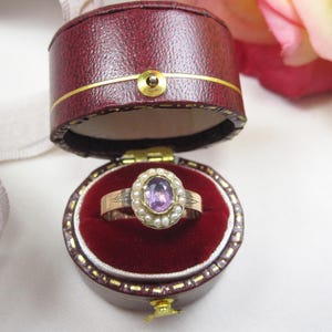 Anillo antiguo de oro de 9 kt con amatista y semilla de perla. Anillo de oro rosa georgiano con racimo de amatista. Anillo con piedra de nacimiento de febrero. Regalo para ella. A17