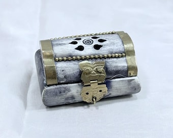 Blue Dyed Antler/Horn & Brass Trinket Box