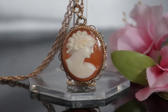 Antique Victorian 9kt Gold Shell Cameo Brooch, hand Carved Cameo Brooch in 9kt gold, female bust cameo with artist signature, C16