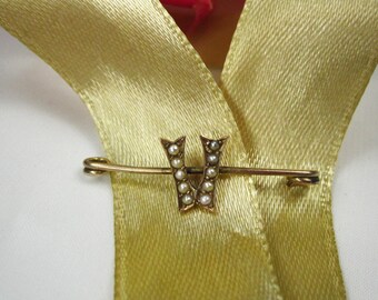 Antique Gold "V" Pin with Pearls, TB35
