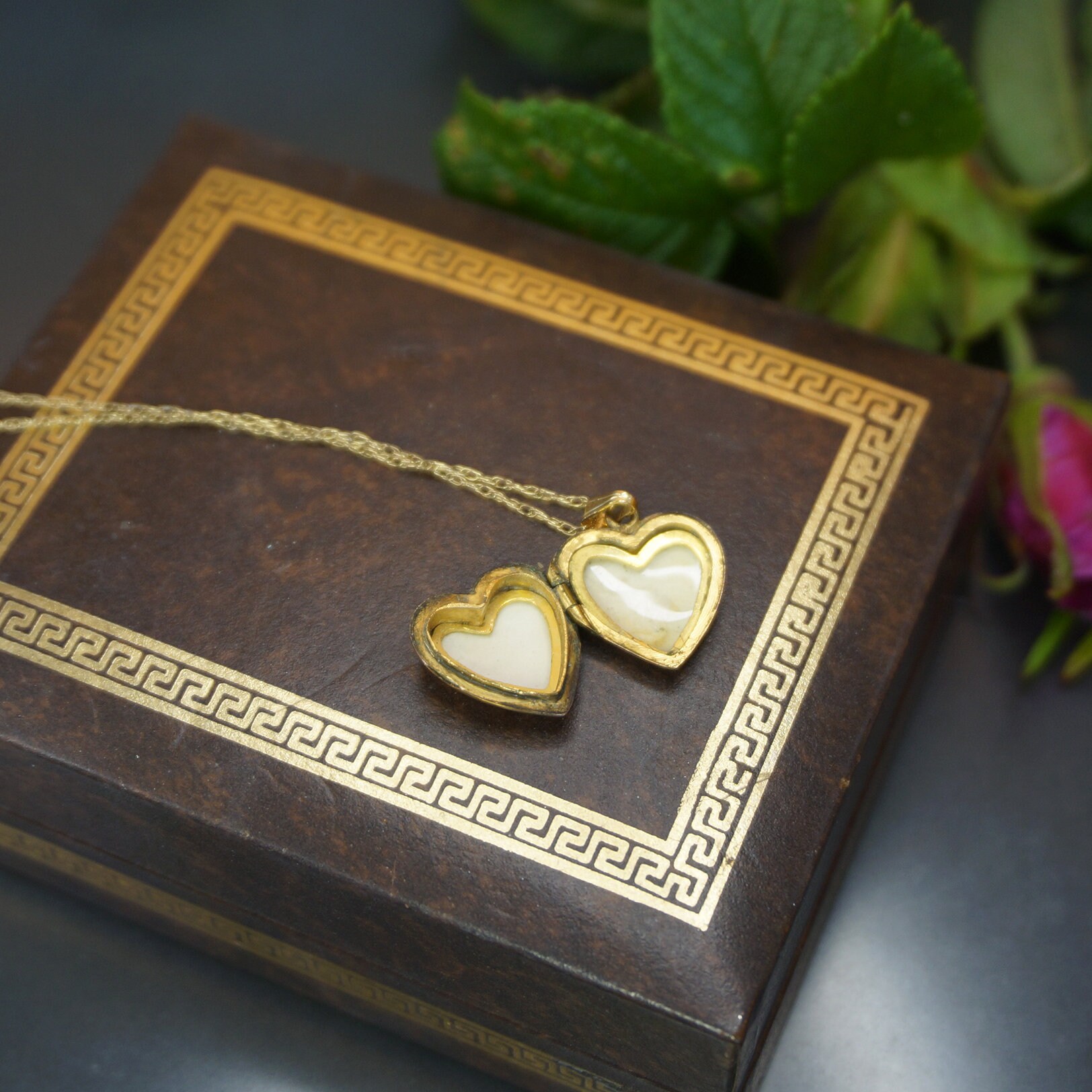 Victorian 9kt Gold Locket Pendant With Swirls Engraving, 2 Sides ...