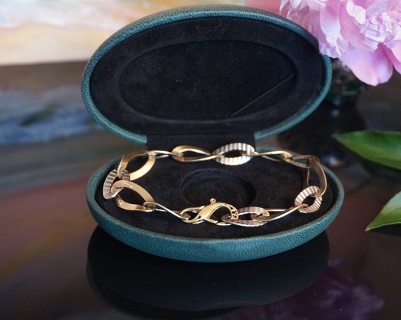 Vintage 14kt yellow gold bracelet, decorative lin… - image 2