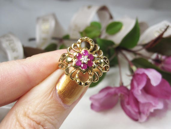 Vintage 10kt Gold Ruby Flower Ring, July Birthsto… - image 5