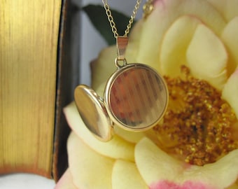Verguld rond fotomedaillon, prachtig en verfijnd vintage sieraad, TB604