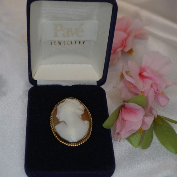 Antique 9kt Gold Cameo Brooch, Victorian gold bro… - image 7