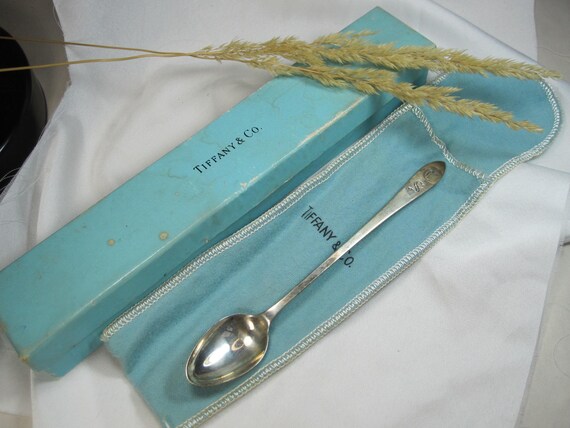 Tiffany & Co. シルバースプーン 専用ポーチ付き Vintage Tiffany & Co Sterling Silver 6 Inch Spoon With Original