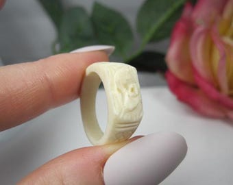 Vintage bensniderad signetring storlek 7 med blommotiv, TB257