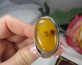 Vintage Statement Ring in Sterling Silver with Large Yellow Amber, Size 8, TB194
