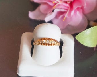 Edwardiansk ring i 18 karat guld med 5 gammalt europeiska diamanter, storlek US 5, D52