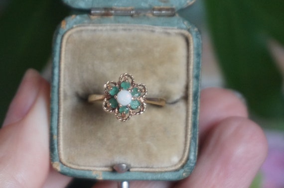 Vintage 9kt gold Opal & Emerald ring, October bir… - image 4