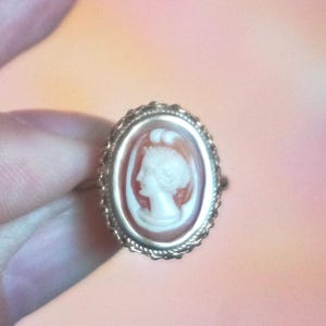 Gorgeous Victorian cameo 9kt Gold ring, Hand carved shell Cameo gold ring, Female bust cameo, Large cameo dress ring, engagement ring, C38