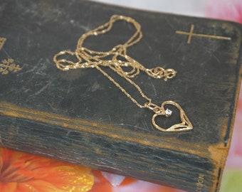 Vintage 10kt heart gold pendant on 10kt gold chain, Heart with ZC stone pendant, gold chain with gold pendantl, anniversary gift, GG19