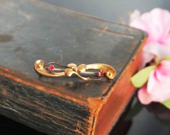 Antik guld granat guldbrosch med blommotiv, G45
