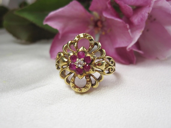 Vintage 10kt Gold Ruby Flower Ring, July Birthsto… - image 3