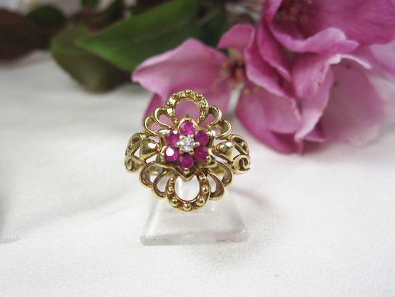 Vintage 10kt Gold Ruby Flower Ring, July Birthsto… - image 1