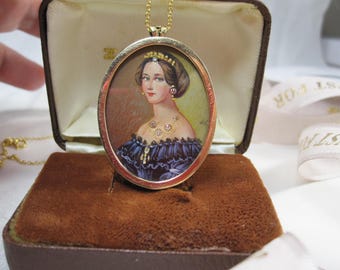 Miniature handpainted portrait pendant of a lady& diamond in English 9ct gold rare hand painted portrait pendant with artist signature, LP20