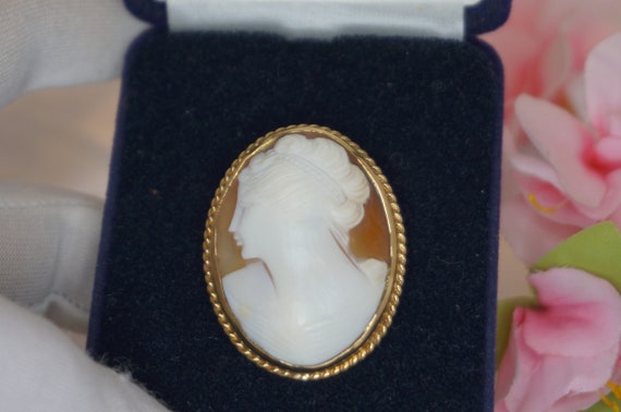 Antique 9kt Gold Cameo Brooch, Victorian gold bro… - image 9
