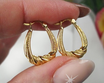 Vintage Gipsy Hoop Dangle Earrings in 10kt Yellow Gold, TB99