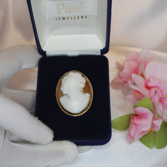 Antique 9kt Gold Cameo Brooch, Victorian gold bro… - image 8
