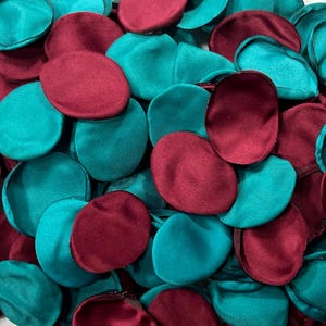 Pétalos de boda en color verde azulado y burdeos Pétalos de niña de las flores en color verde azulado y burdeos Decoración para el pasillo de la boda Pétalos de flores Decoración para la ceremonia en color verde azulado Confeti