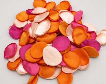 Pétales corail rose orangé, pétales de rose pour l'allée nuptiale, pétales de fleurs en satin, pétales rose vif pour la demoiselle d'honneur, pétales fuchsia pêche pour la cérémonie
