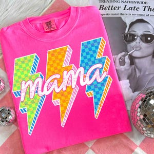 Blitz kariert Mama Png, Neon Blitz Mama Png, Retro Mama Png, Mama Shirt Png, Neon Mama Png, Rock Mama, Grunge