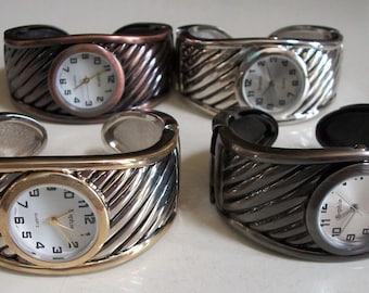 Vintage Brighton Aspen Watch: Etched Silver-plated Finish - Etsy display picture 3