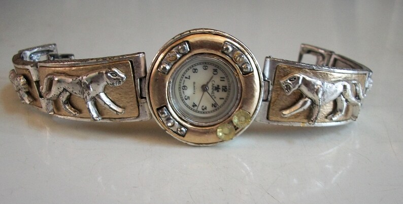 Women's Number Dial USA Flag, Fruit, Cute Animal, School Teacher, Bingo, Dog House Cute Watches Silver/Gold