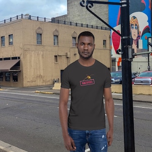 Wasp Face Graphic Tee – Bold Abstract Shirt with Real Wasp Photography & Distressed Grunge Design Edgy Nature Streetwear