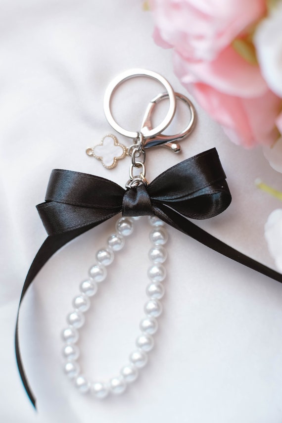 PERFUME & PEARL BAG CHARM W/ROSE BOW PERFUME & PEARL BAG CHARM W/ROSE BOW