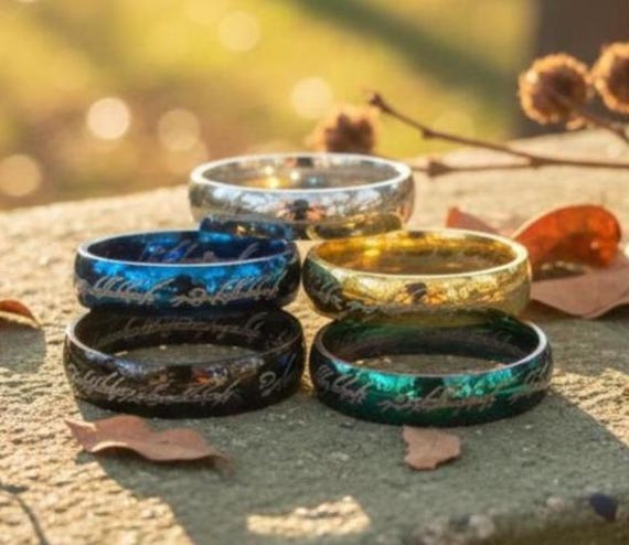 Mystischer Fantasy-Ring mit Innenschrift – Titanstahl – Verschiedene Größen & Farben – Unisex Schmuck