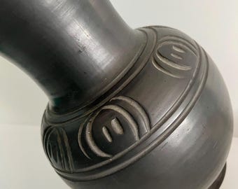 Wazon z czarnej gliny z Oaxacan – zabytkowy wazon ceramiczny z podpisem „IAMA Oaxaca Mexico” Barro Negro – wazon z ceramiki z połowy XX wieku w stylu meksykańskiej sztuki ludowej