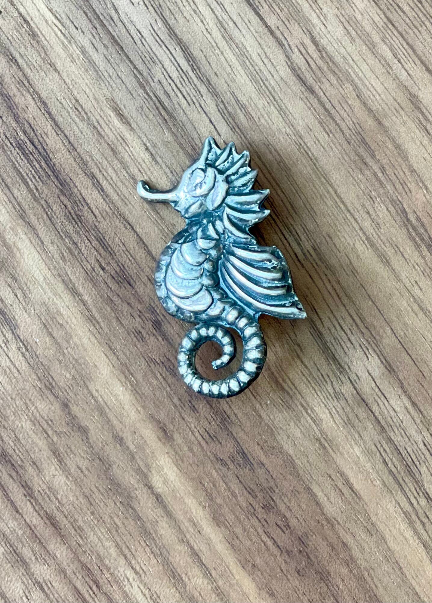 Lovely Seahorse Brooch Pin With Clear Rhinestone Crystal | Silver Rhodium Plated Alloy